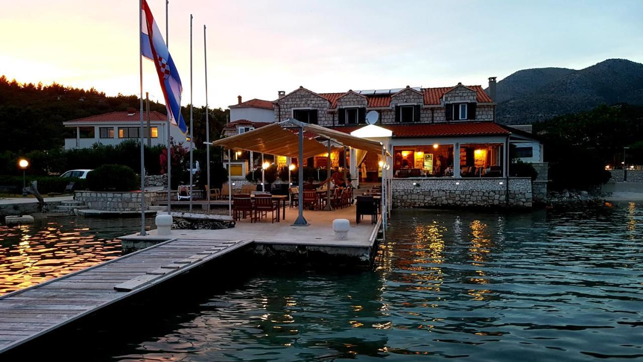 Sweet Village Hotel By The Sea Slano Dış mekan fotoğraf